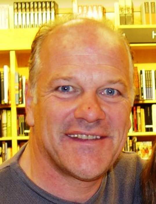 Andy Gray (footballer, born 1955): Scottish football commentator