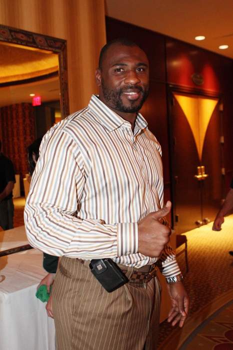 Brandon Jacobs: American football player (born 1982)