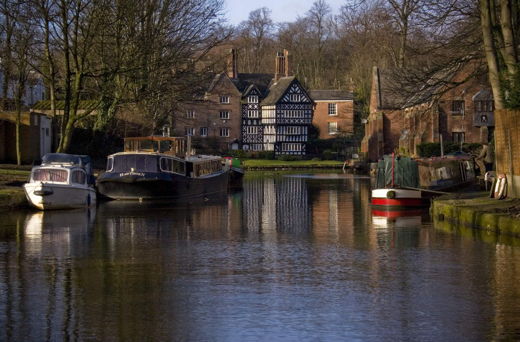 Bridgewater Canal: Canal in northwest England