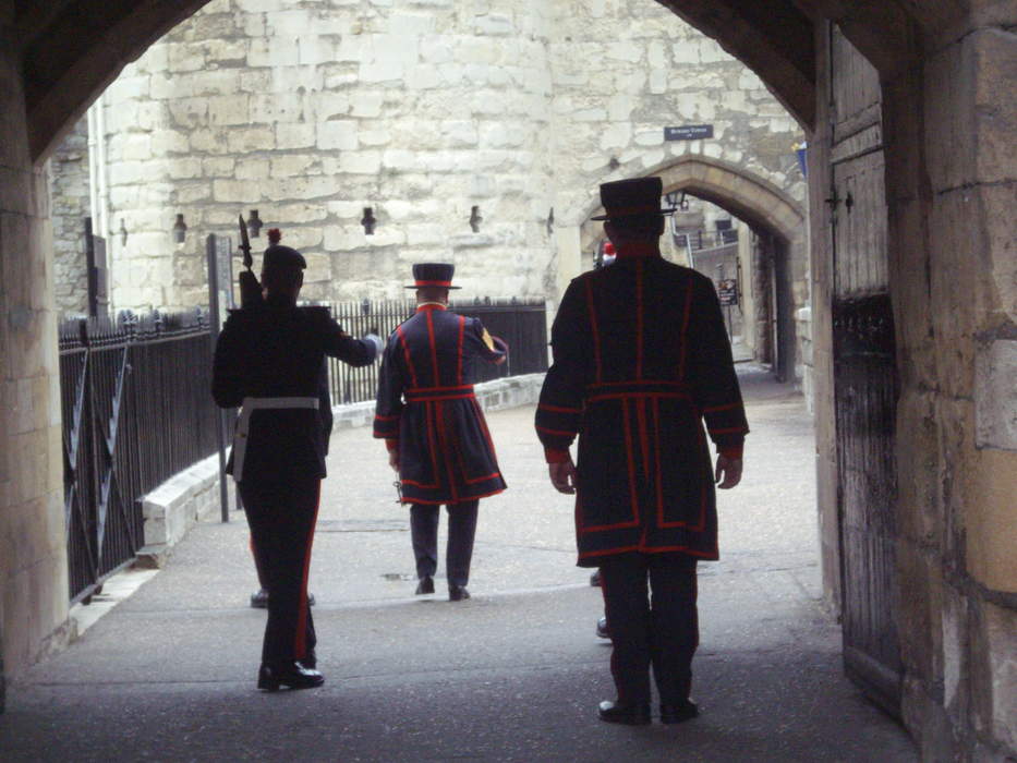 Ceremony of the Keys (London): Ancient daily ritual at the Tower of London