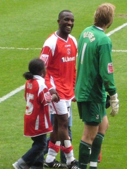 Chris Powell: English footballer and manager (born 1969)