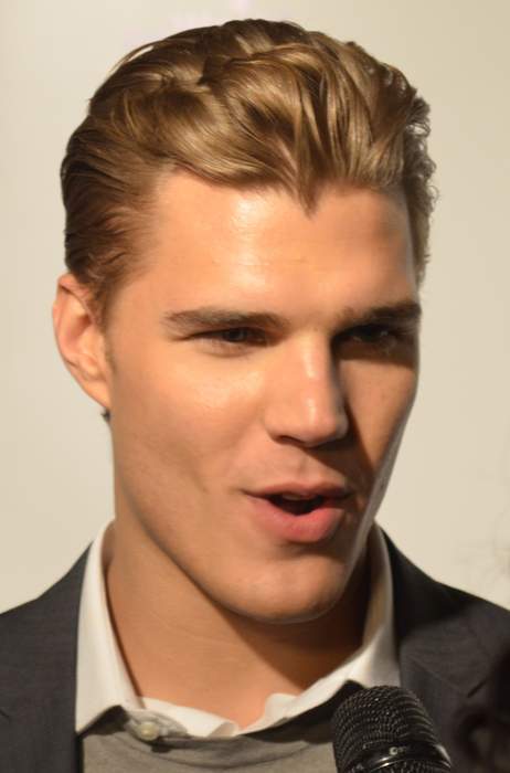 Chris Zylka: American actor and model (born 1985)