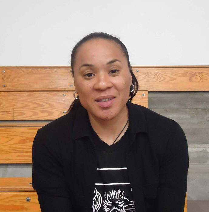 Dawn Staley: American basketball player and coach (born 1970)