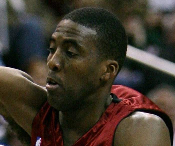 Eddie Jones (basketball): American basketball player (born 1971)