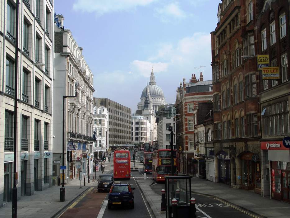 Fleet Street: Street in London, England