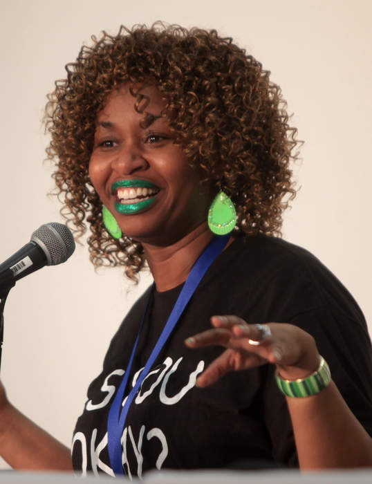 GloZell: American YouTube personality (born 1972)