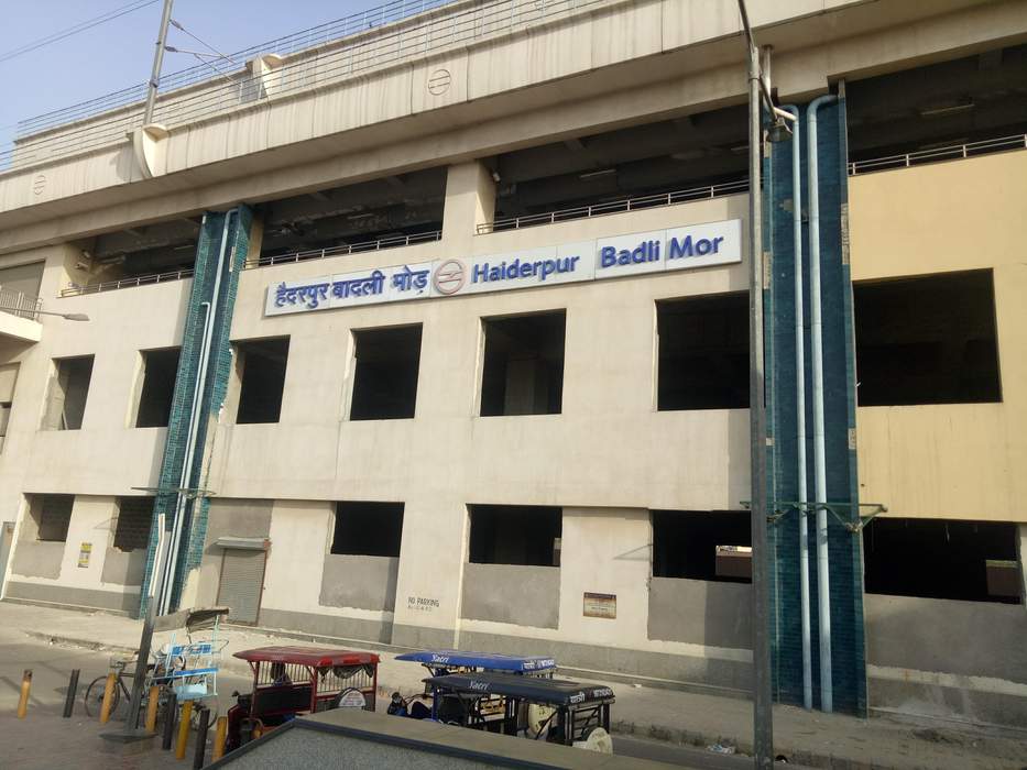 Haiderpur Badli Mor metro station: Metro station in Delhi, India