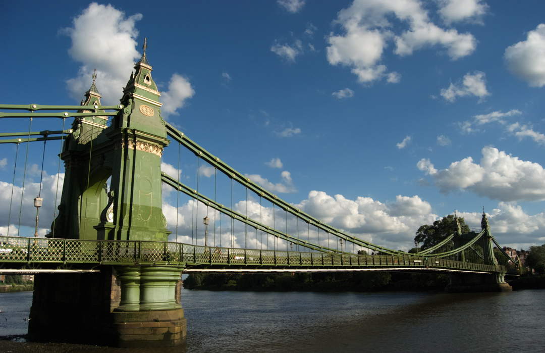 Hammersmith Bridge: Suspension bridge in London, England