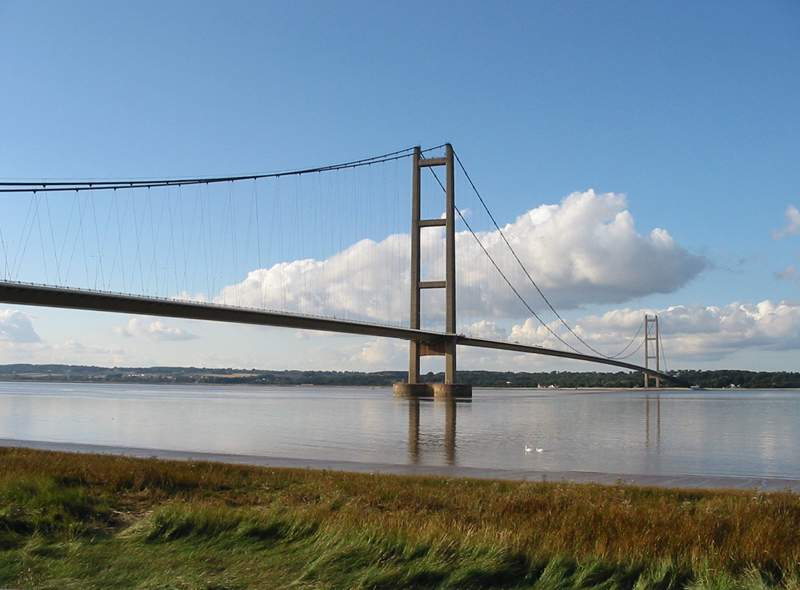 Humber: Large tidal estuary in north-east England