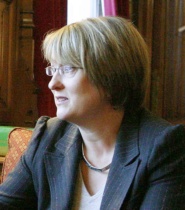 Jacqui Smith: British politician (born 1962)