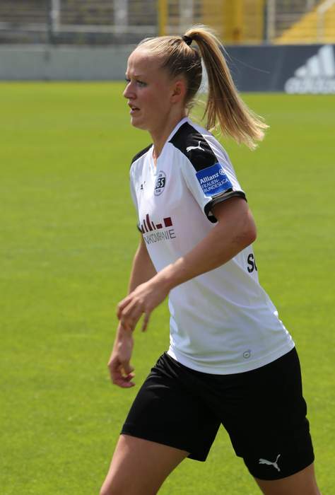 Lea Schüller: German footballer (born 1997)