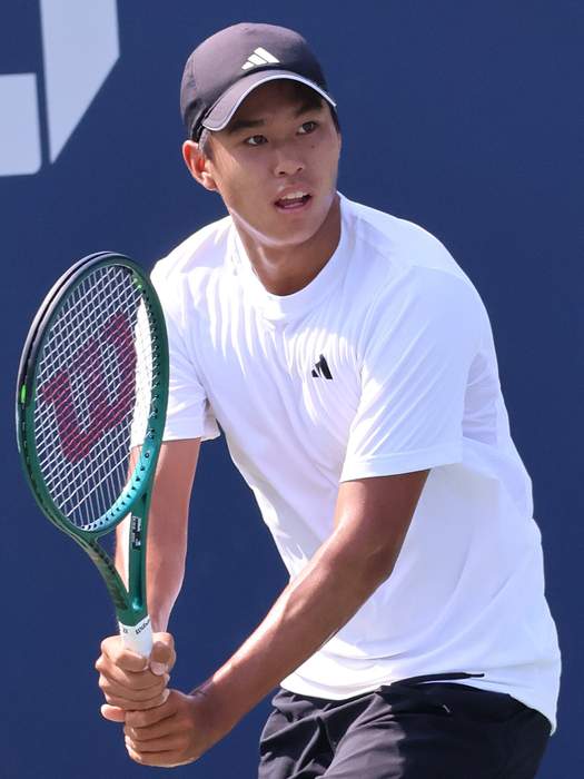 Learner Tien: American professional tennis player (born 2005)