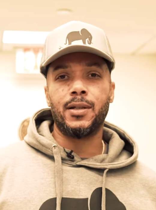 Lyfe Jennings: American singer-songwriter