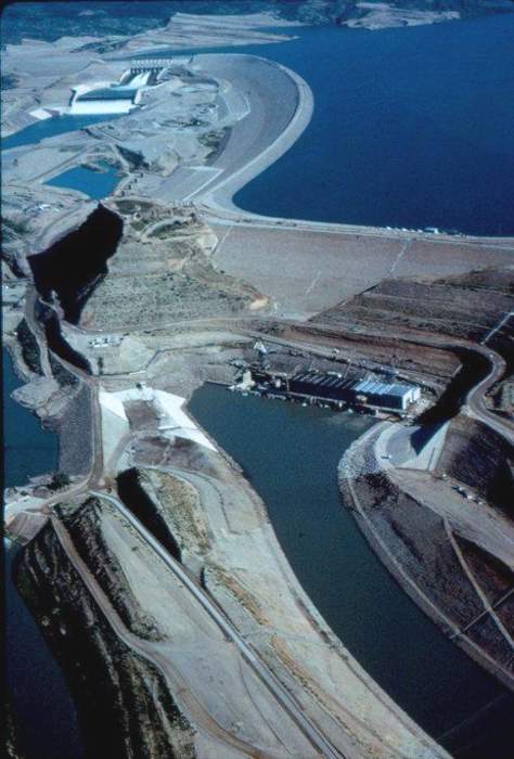 Mangla Dam: Multipurpose dam in Azad Kashmir, Pakistan