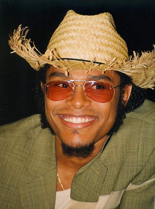 Maxwell (musician): American R&B singer