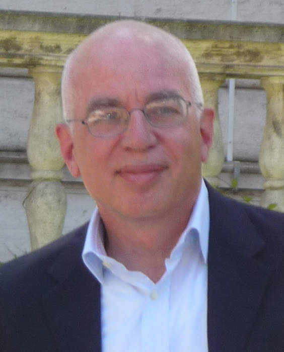 Michael Wolff (journalist): American author, essayist, and journalist