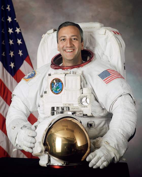 Mike Massimino: American astronaut and engineer (born 1962)