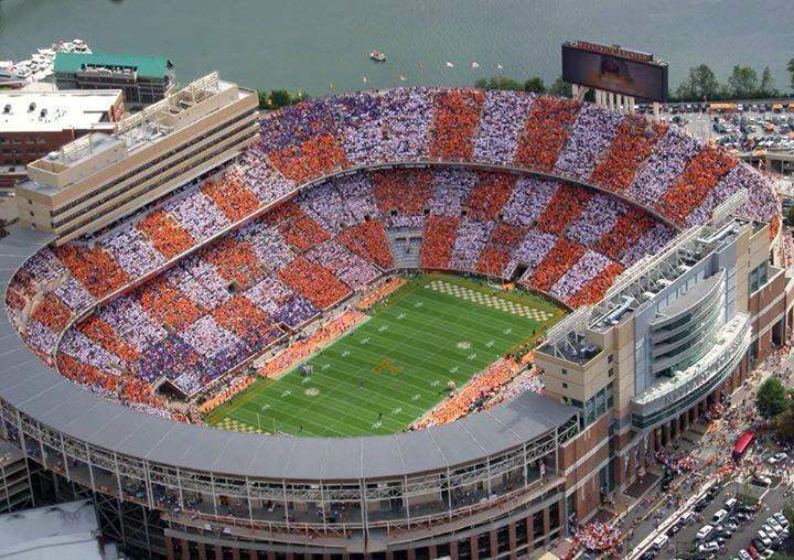 Neyland Stadium: American sports stadium in Knoxville, Tennessee