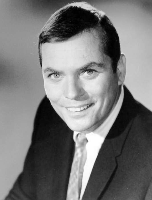 Peter Marshall (entertainer): American game show host, performer, singer (1926–2024)