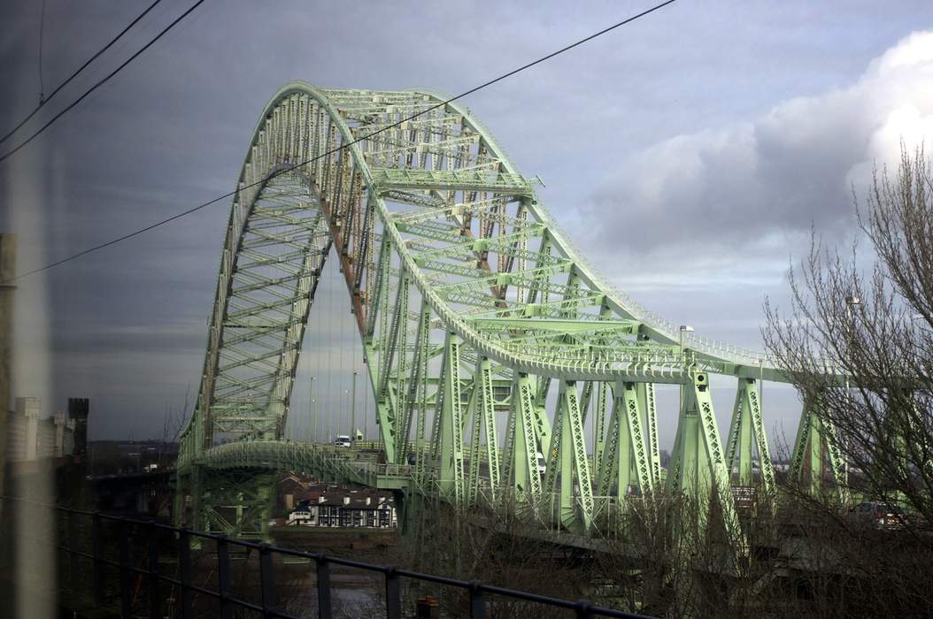 Runcorn: Town in England