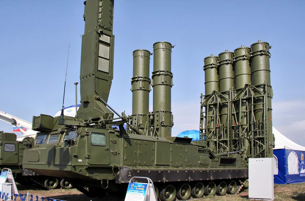 S-300VM missile system: Mobile surface-to air/anti-ballistic missile system