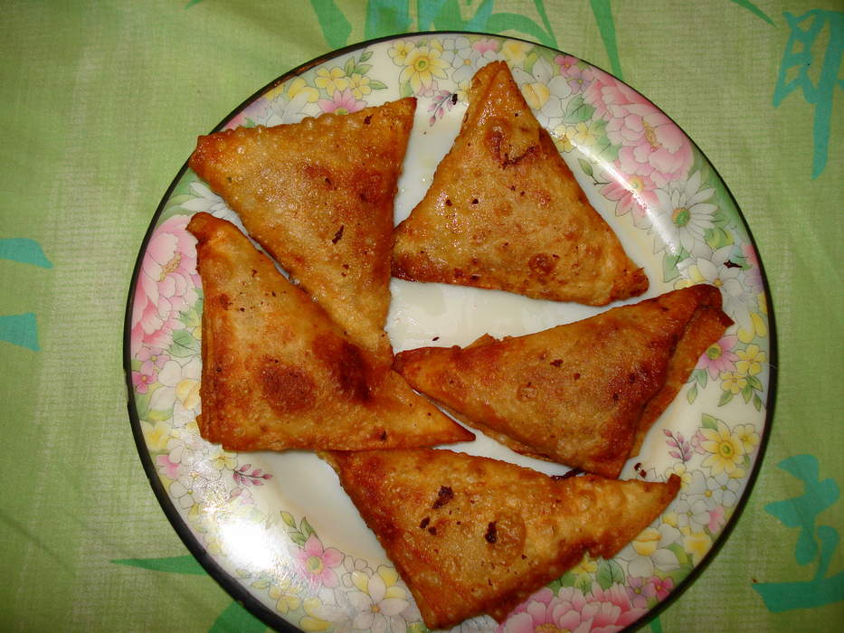 Samosa: Deep fried pastry snack