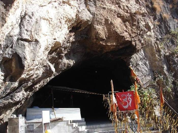 Shiv Khori: Hindu cave shrines in India