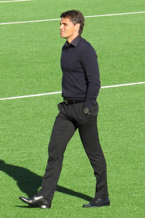 Simo Valakari: Finnish footballer and coach (born 1973)