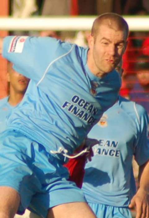 Simon Weaver: English footballer and manager (born 1977)