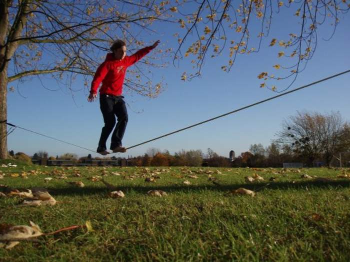 Slacklining: Sport similar to tightrope walking