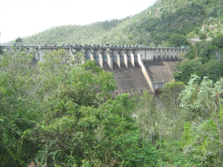 Somerset Dam: Dam in South East Queensland