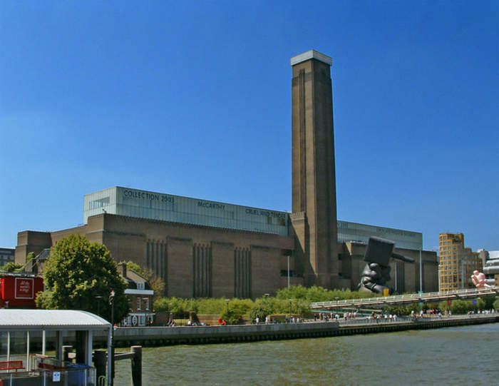 Tate Modern: Modern art gallery in London, England