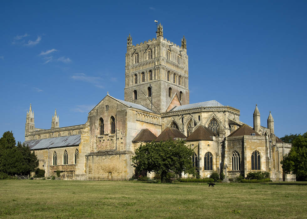 Tewkesbury: Town and civil parish in England