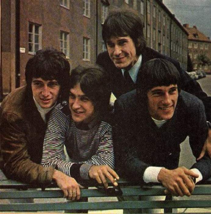 The Kinks: English rock band (1963–1996)