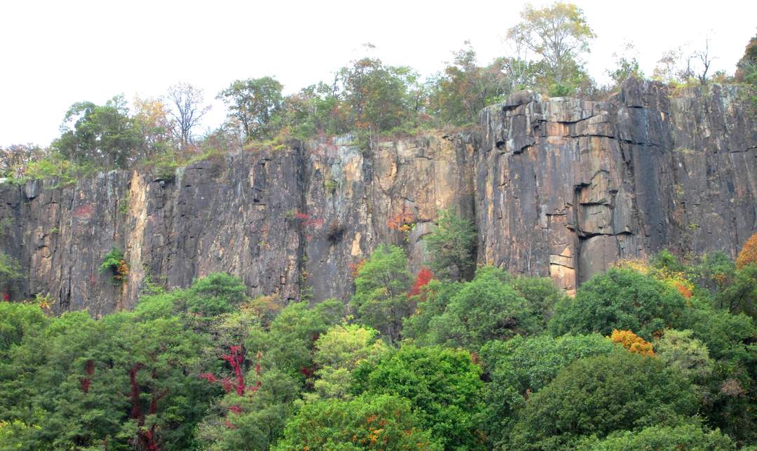 The Palisades (Hudson River): Steep cliffs along the west side of the lower Hudson River