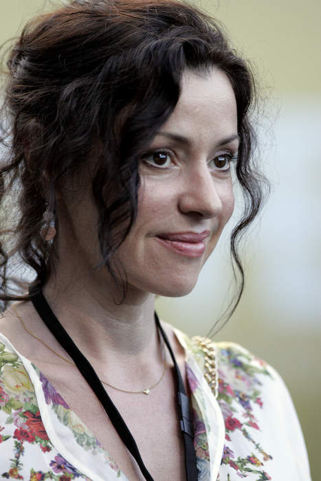 Tina Arena: Australian singer-songwriter (born 1967)