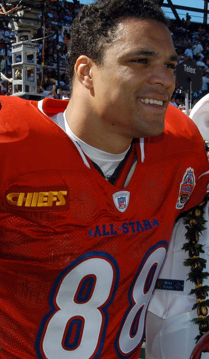 Tony Gonzalez: American football player (born 1976)