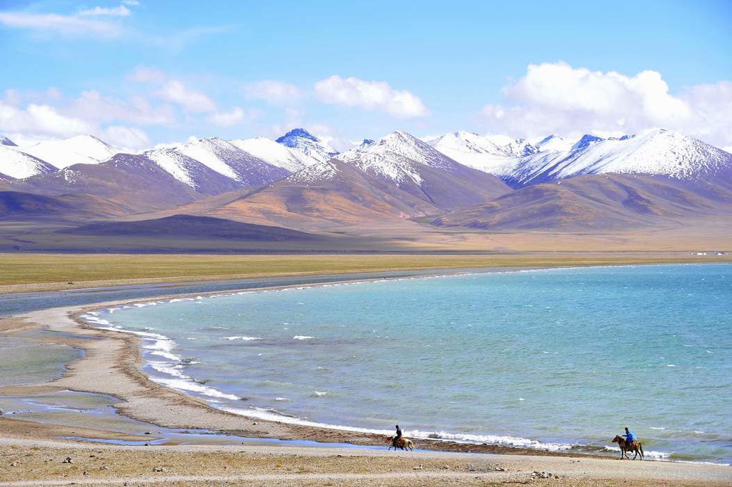 Transhimalaya: Mountain range in India and Tibet, parallel to the main Himalayan range