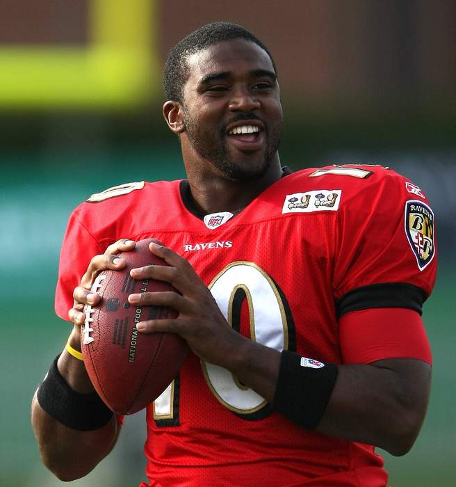 Troy Smith: American gridiron football player (born 1984)