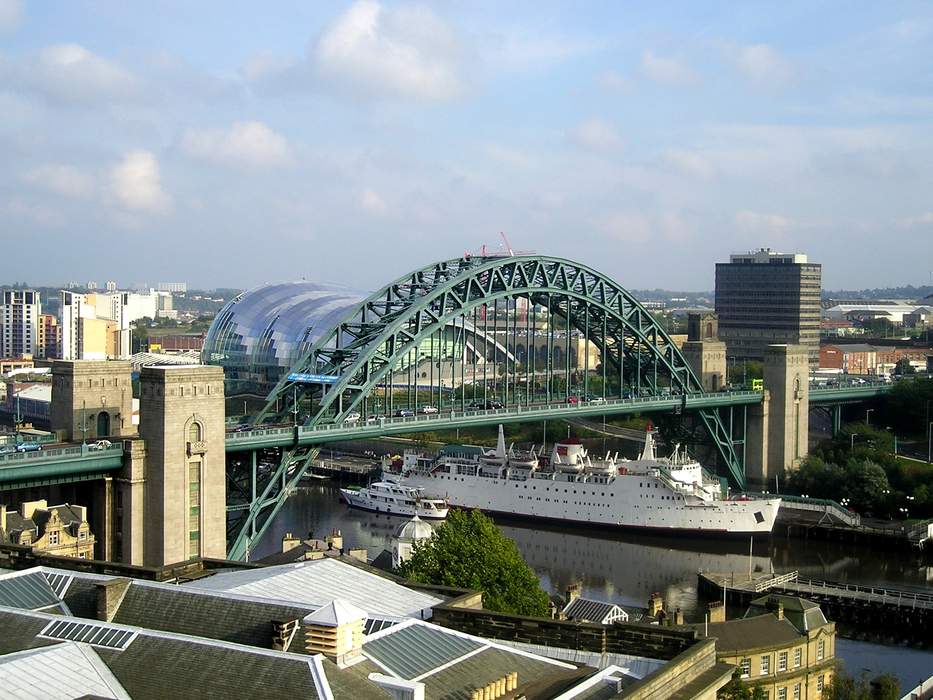 Tyne Bridge: Bridge in north east England