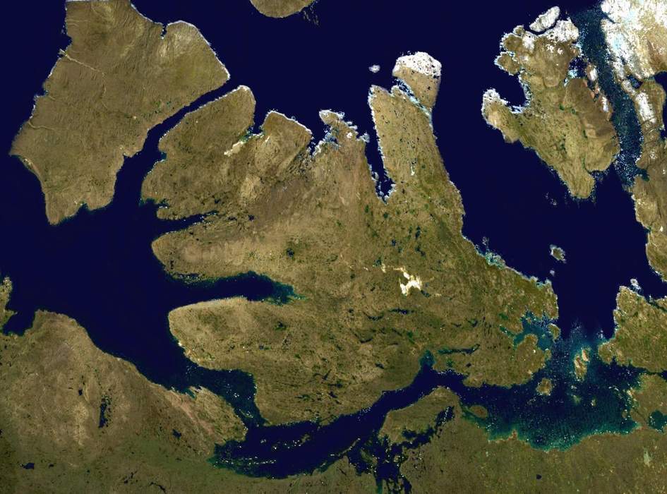 Victoria Island: Island in Arctic Canada