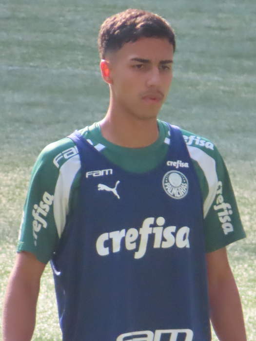 Vitor Reis (footballer, born January 2006): Brazilian footballer (born 2006)