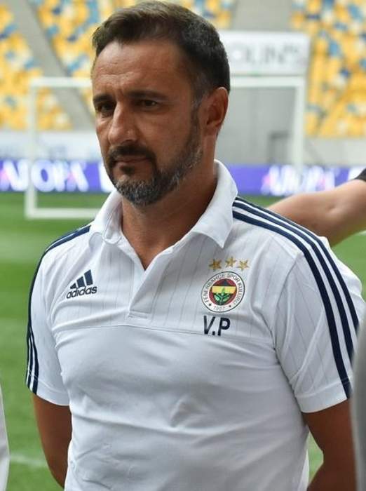 Vítor Pereira (footballer, born 1968): Portuguese footballer and manager