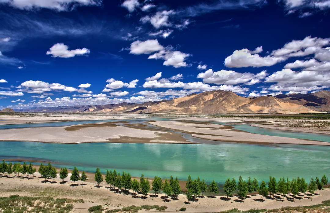 Yarlung Tsangpo: River flowing through China and India